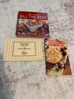 The Pampered Chef Recipe Cookbook Bundle - Assorted